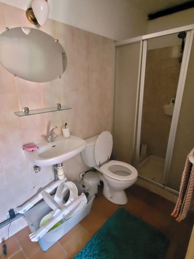 Image No.27-6 Bed Property for sale