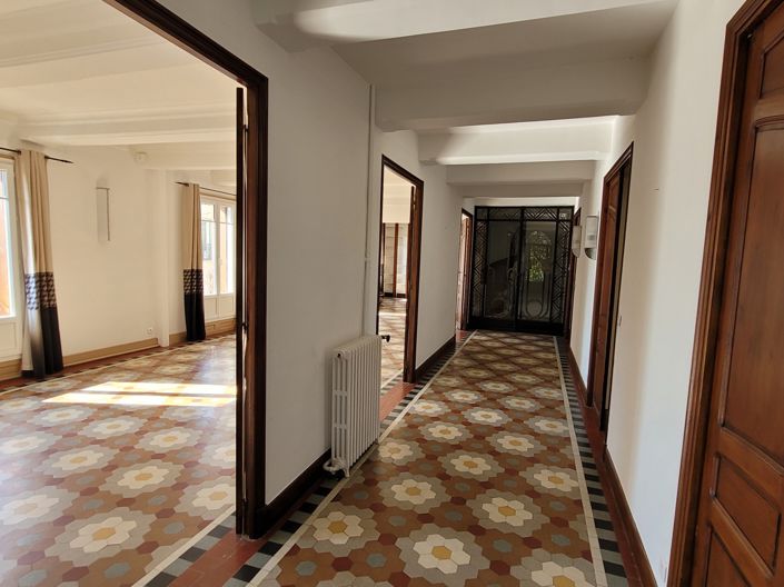 Image No.13-6 Bed Property for sale