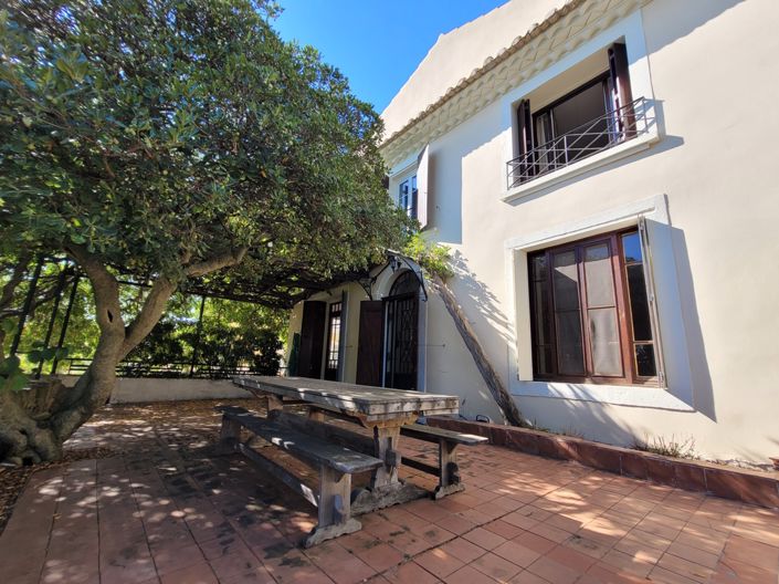 Image No.6-6 Bed Property for sale