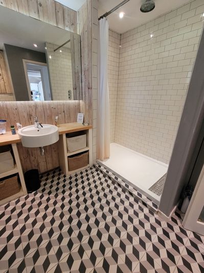 Image No.13-3 Bed Property for sale