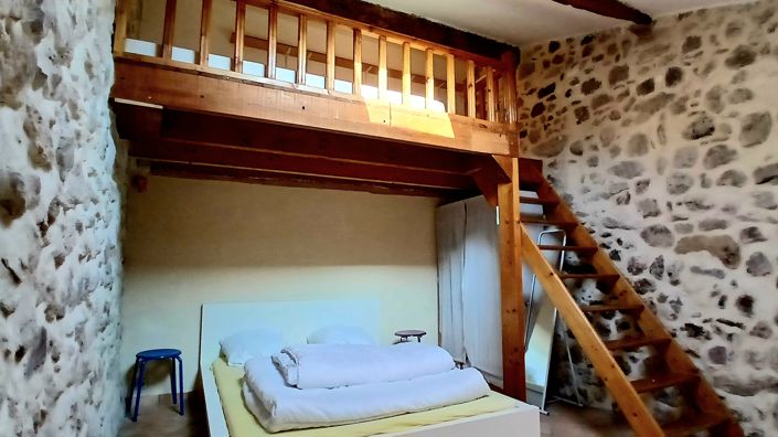 Image No.10-1 Bed House for sale