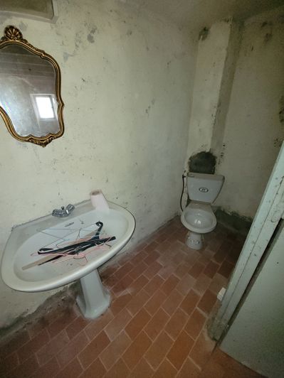 Image No.7-2 Bed House for sale