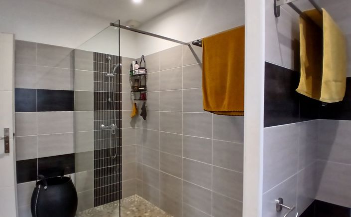 Image No.20-4 Bed Property for sale