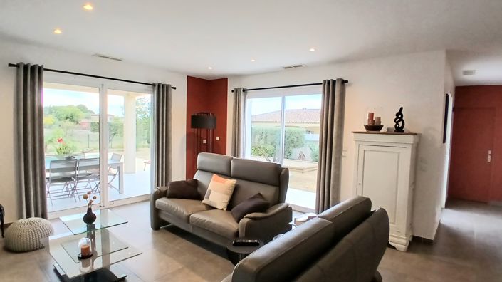 Image No.8-4 Bed Property for sale