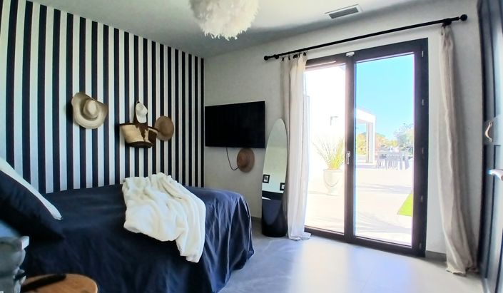 Image No.28-4 Bed Property for sale