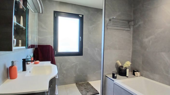 Image No.29-4 Bed Property for sale