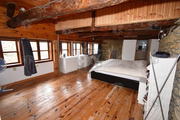 Image No.18-4 Bed House for sale