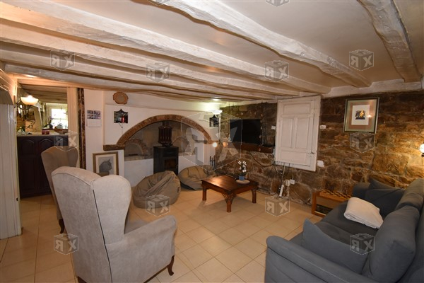 Image No.3-5 Bed House for sale