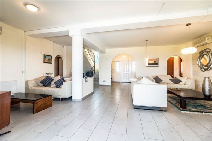 Image No.8-5 Bed Villa for sale