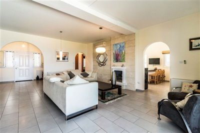 Detached Villa For Sale  in  Neo Chorio