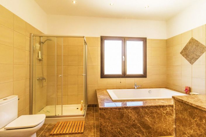 Image No.17-5 Bed Villa for sale