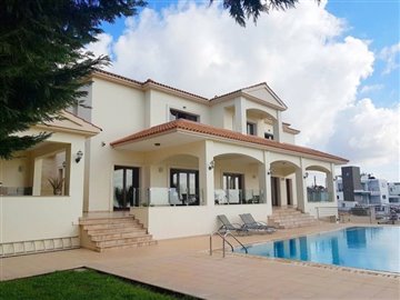 Detached Villa For Sale  in  Emba