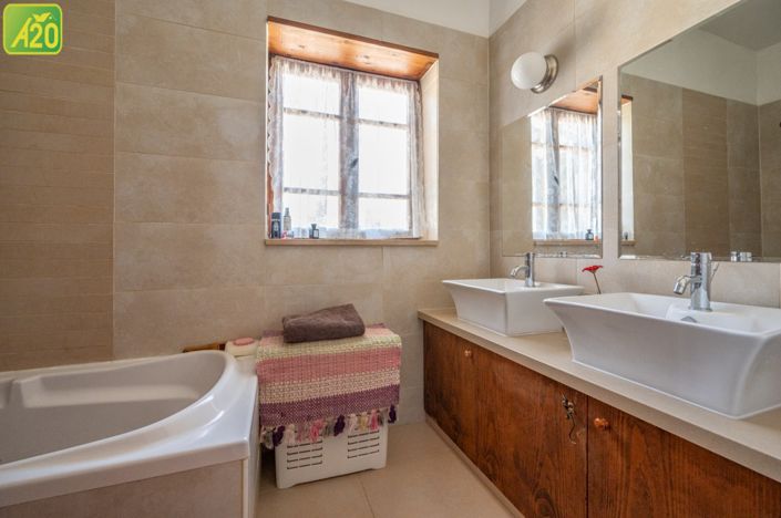 Image No.30-4 Bed Villa for sale