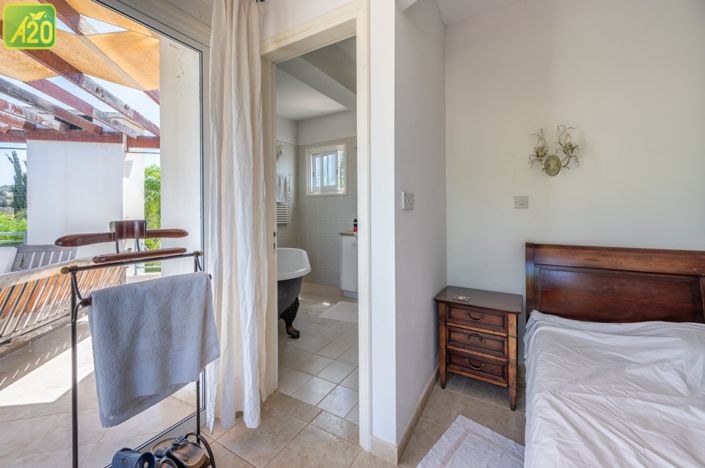 Image No.25-3 Bed Villa for sale