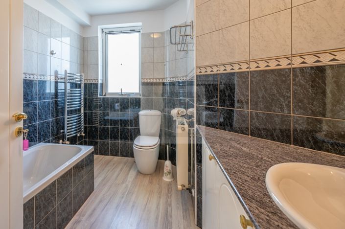 Image No.28-4 Bed Villa for sale