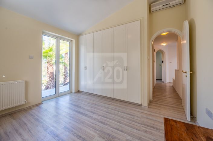 Image No.30-4 Bed Villa for sale