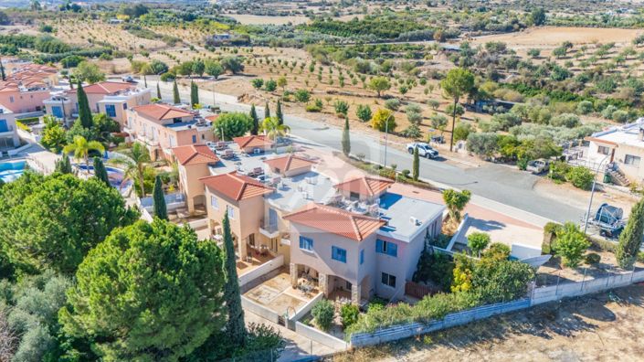 Image No.22-3 Bed Townhouse for sale