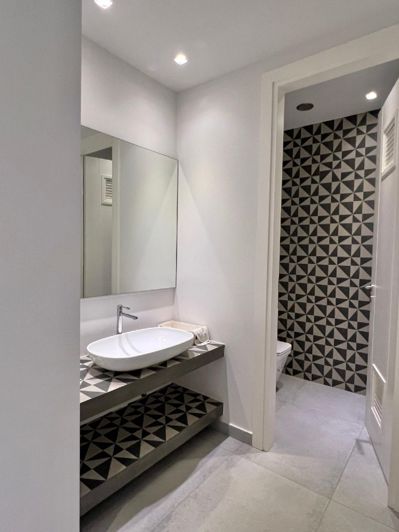 Image No.10-6 Bed Villa for sale