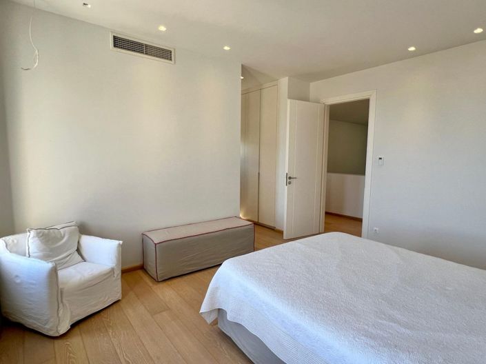 Image No.24-6 Bed Villa for sale