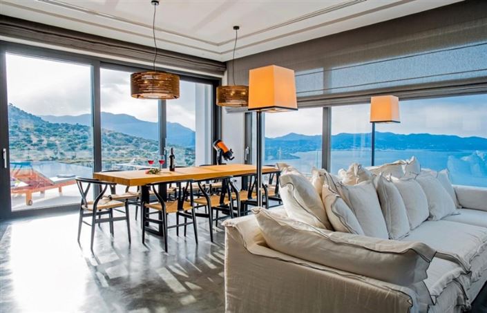 Image No.10-6 Bed Villa for sale