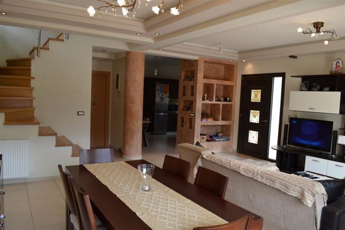 Image No.10-4 Bed House for sale