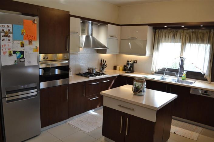 Image No.11-4 Bed House for sale