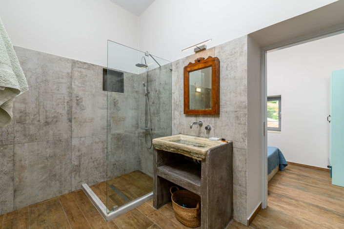 Image No.11-2 Bed House for sale