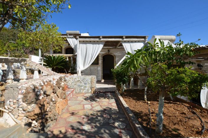 Image No.11-9 Bed Bungalow for sale