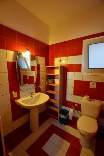 Image No.13-9 Bed Bungalow for sale