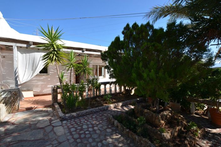 Image No.15-9 Bed Bungalow for sale