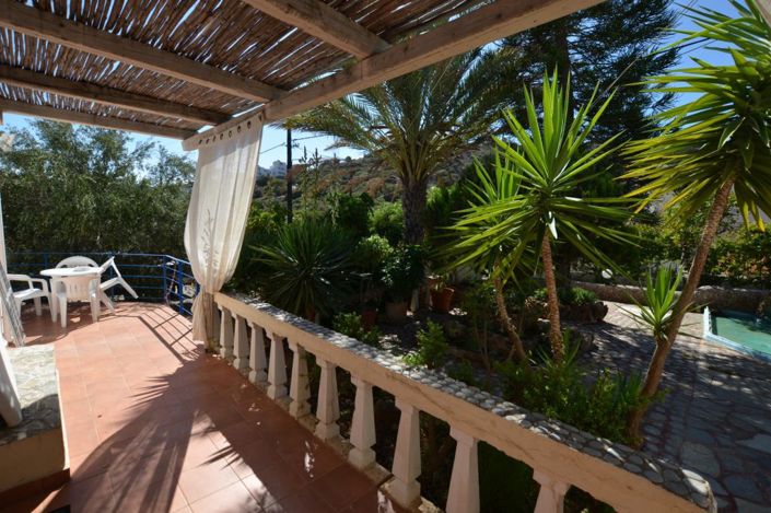 Image No.17-9 Bed Bungalow for sale