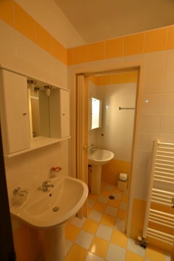 Image No.22-9 Bed Bungalow for sale