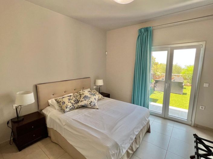 Image No.8-2 Bed House for sale