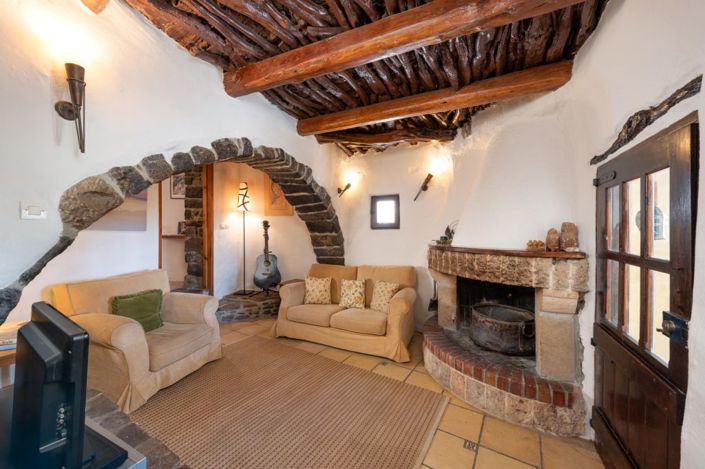 Image No.9-3 Bed Village House for sale