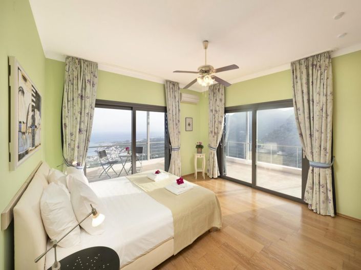 Image No.9-5 Bed Villa for sale