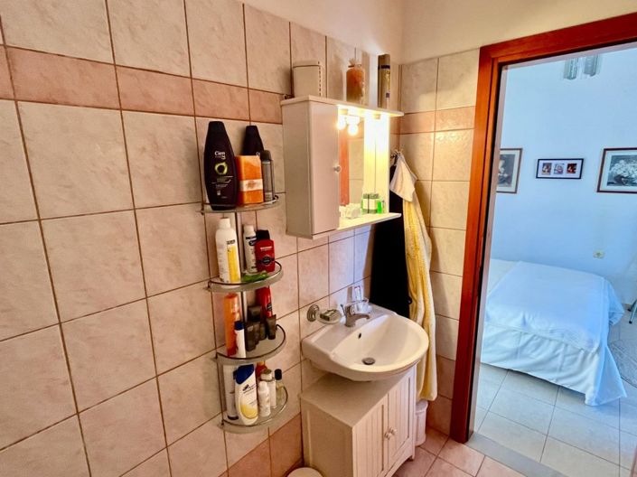 Image No.20-2 Bed House for sale