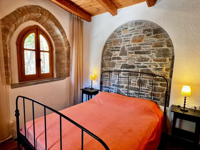 Image No.10-4 Bed House for sale