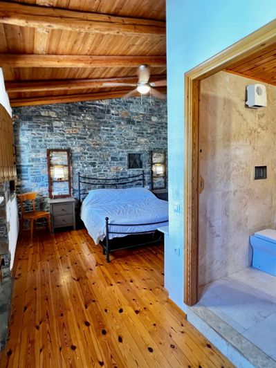 Image No.18-4 Bed House for sale