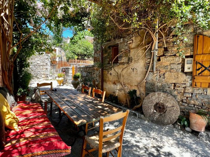 Image No.3-4 Bed House for sale