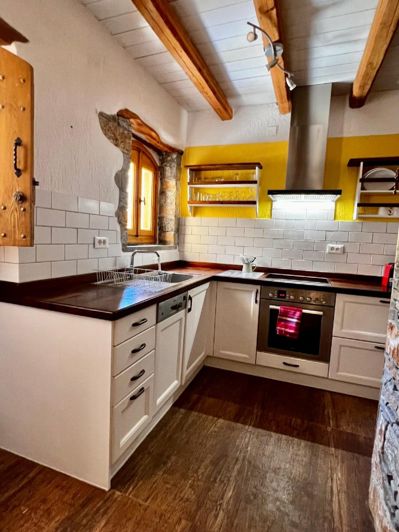 Image No.8-4 Bed House for sale