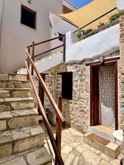 Image No.11-3 Bed House for sale