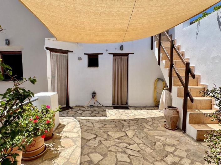 Image No.8-3 Bed House for sale