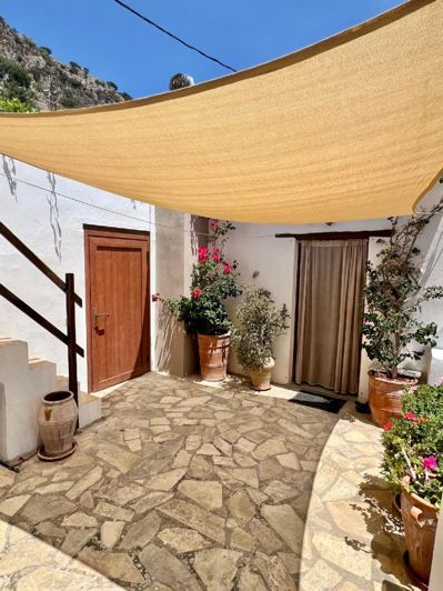 Image No.9-3 Bed House for sale