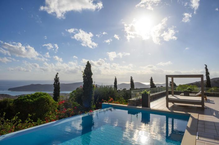 Image No.1-6 Bed Villa for sale