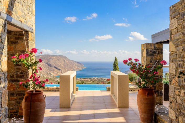 Image No.1-6 Bed Villa for sale