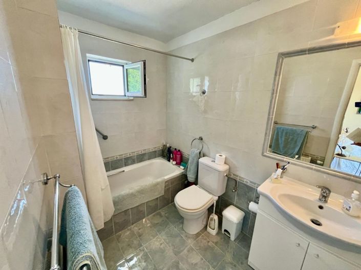 Image No.10-3 Bed Villa for sale