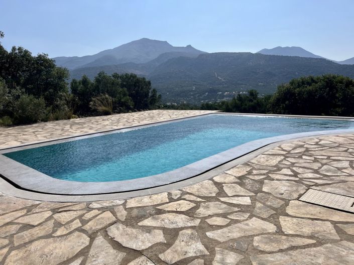 Image No.1-4 Bed Villa for sale