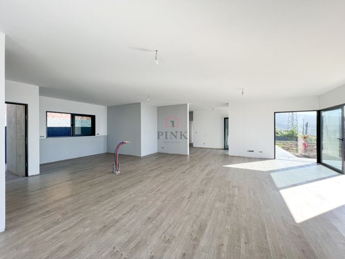 Image No.5-3 Bed Villa for sale