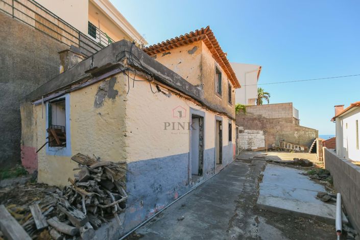 Image No.1-2 Bed Villa for sale
