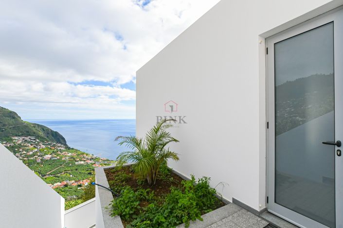 Image No.36-2 Bed Villa for sale